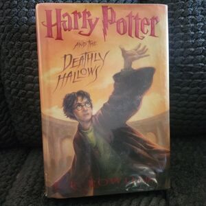 Harry Potter and the Deathly Hallows Hardcover Book